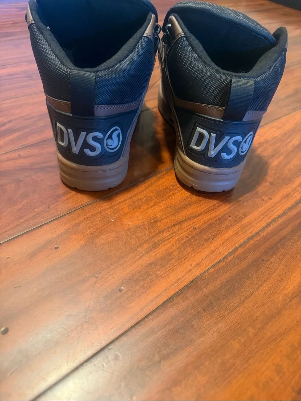 DVS Men’s Brown Comanche boots sizes 7 new with out box